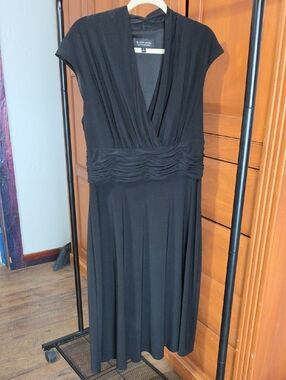 Evan Picone Black Label Black V-Neck Ruched-Waist Midi Dress